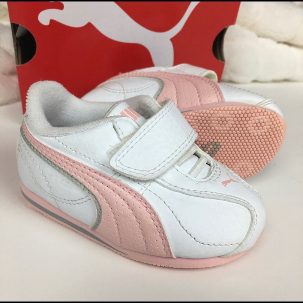 Size 4 baby/toddler shoes ❤️